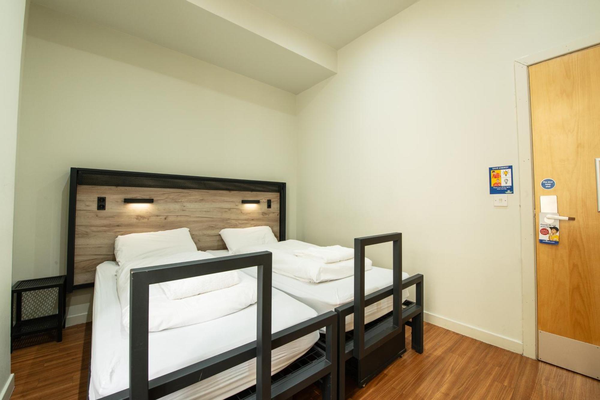 Twin room,1516369168:JPEG